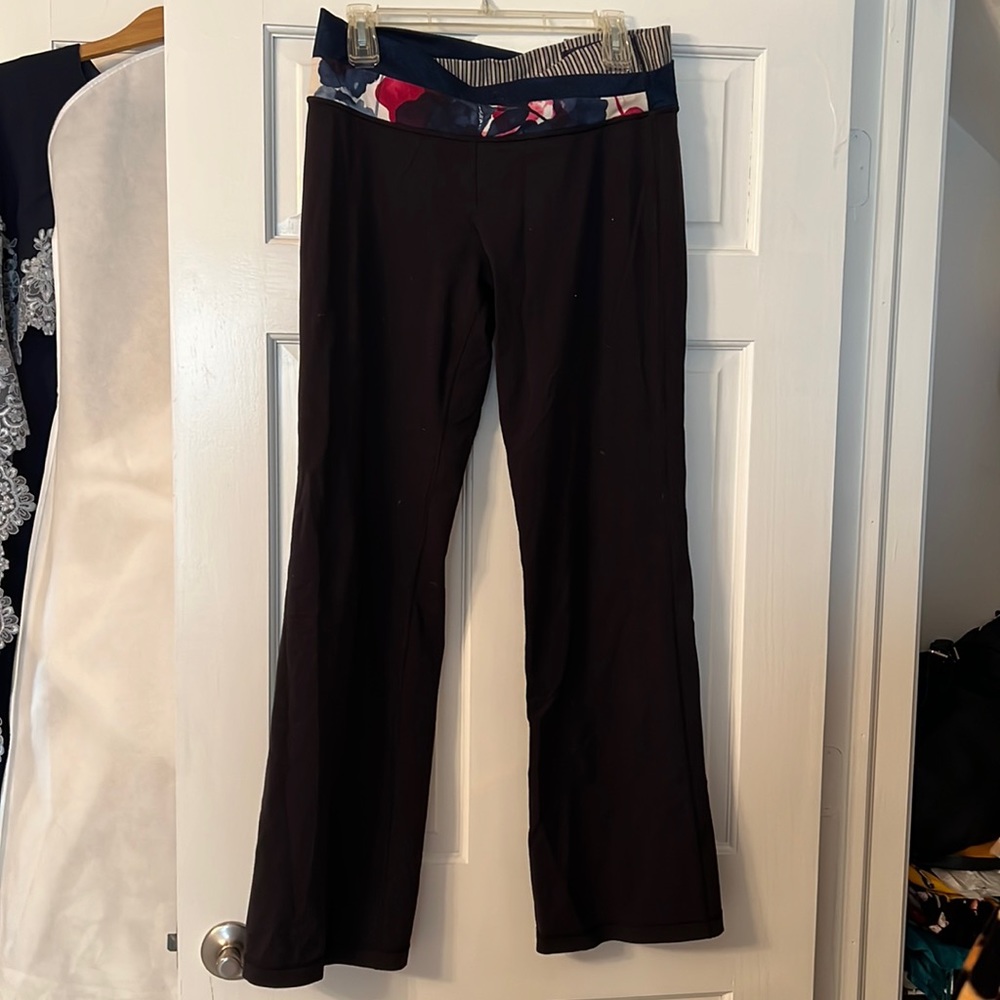 Iuluemon flare leggings